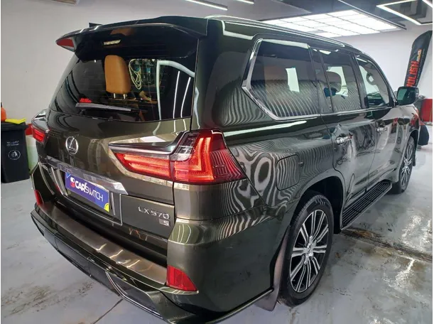Car image 5