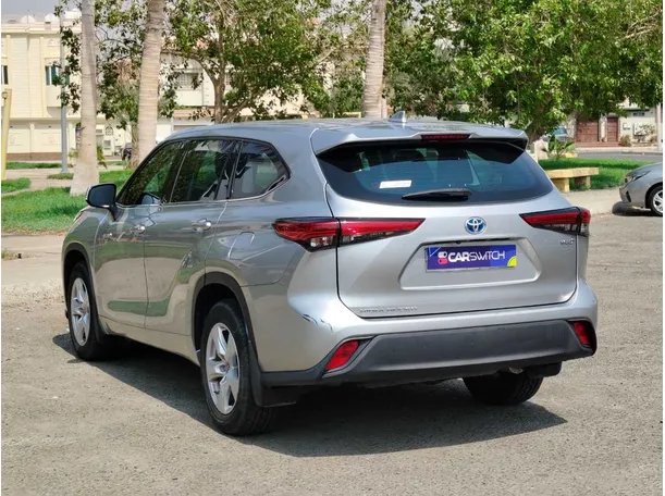 Car image 7