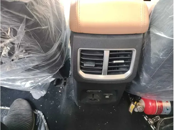 Car image 32