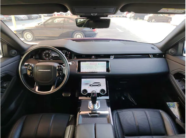 Car image 18