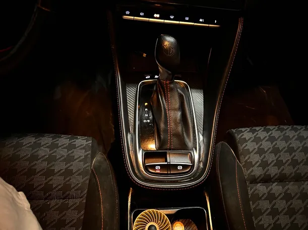 Car image 17