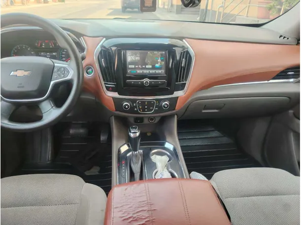 Car image 25