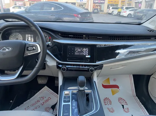 Car image 19