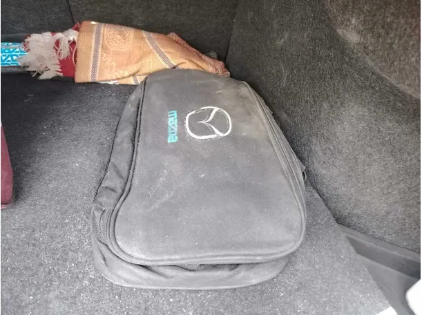 Car image 29