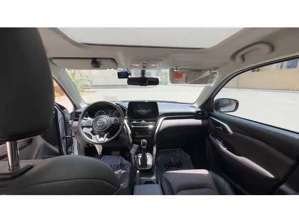 Car image 15