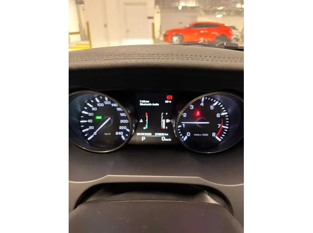 Car image 20