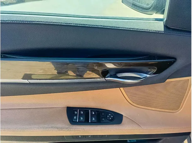 Car image 27