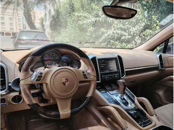 Car image 29