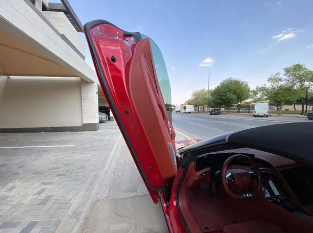 Car image 12