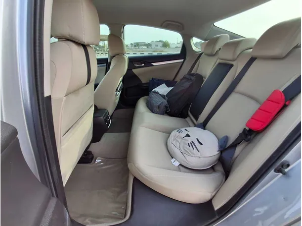 Car image 13