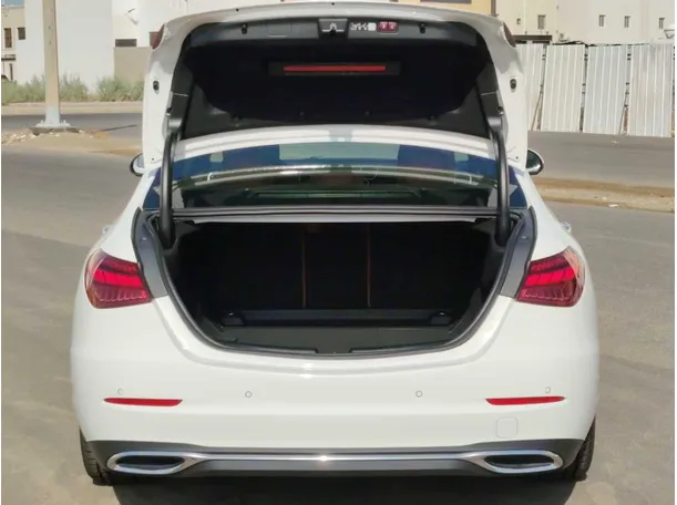 Car image 28