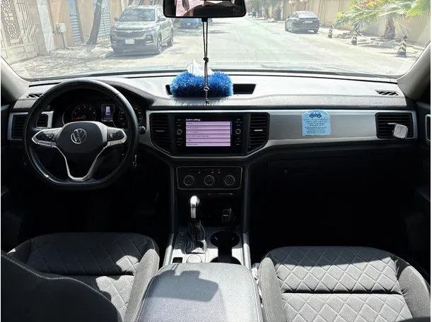 Car image 21