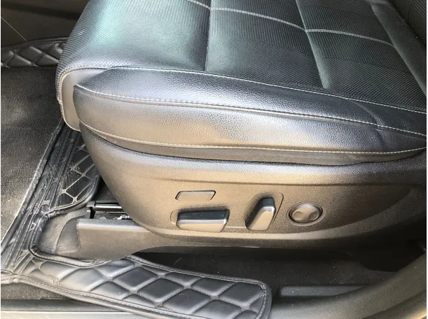 Car image 22