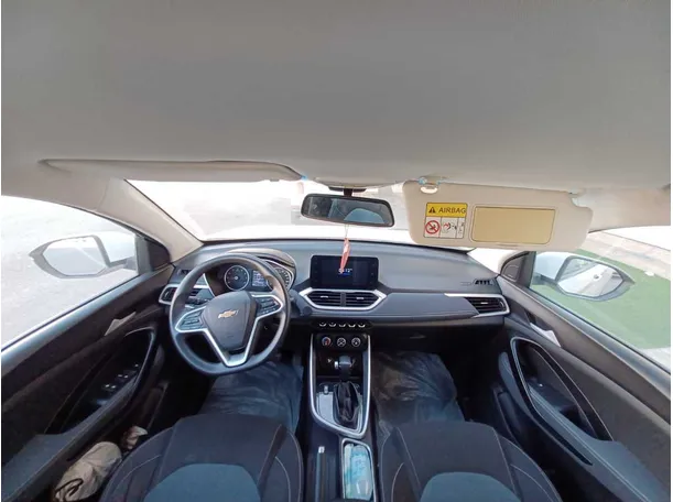 Car image 13