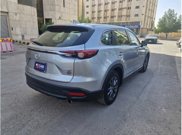 Car image 5
