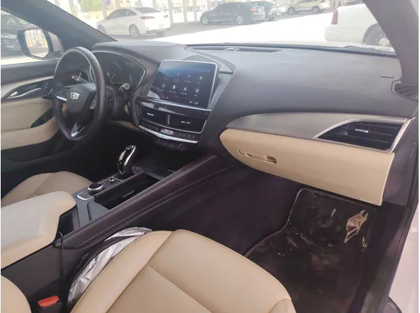 Car image 13