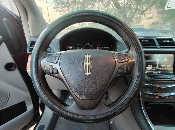 Car image 24