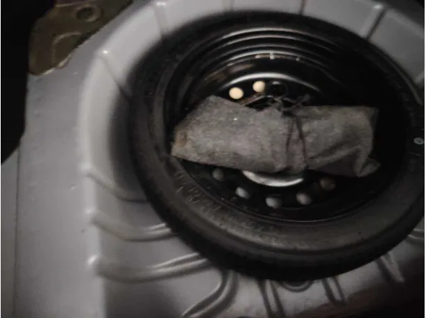 Car image 30