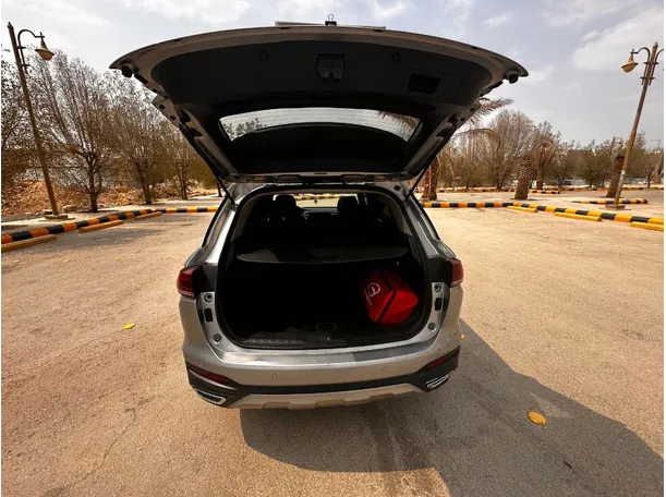 Car image 22