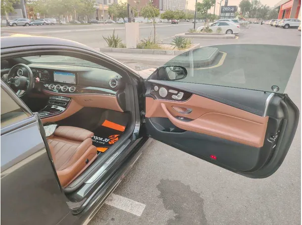 Car image 30