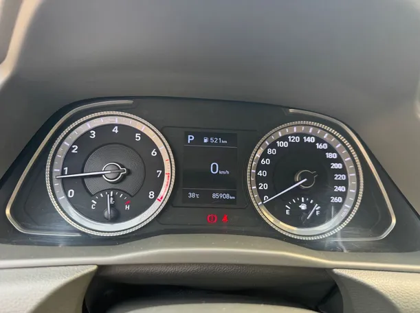 Car image 18
