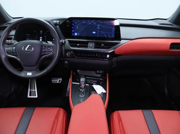 Car image 14