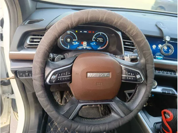 Car image 26