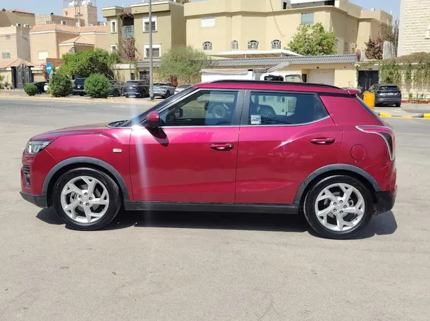 Car image 8