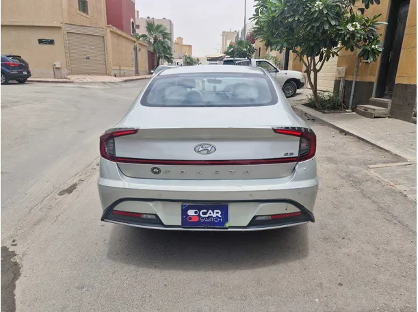 Car image 6