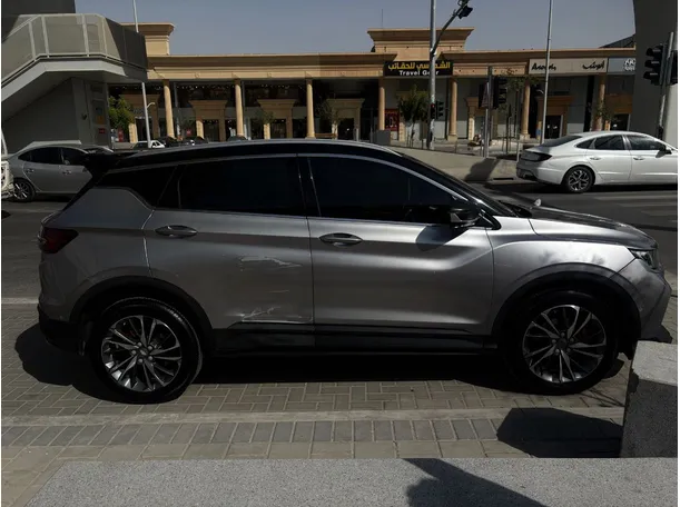 Car image 4