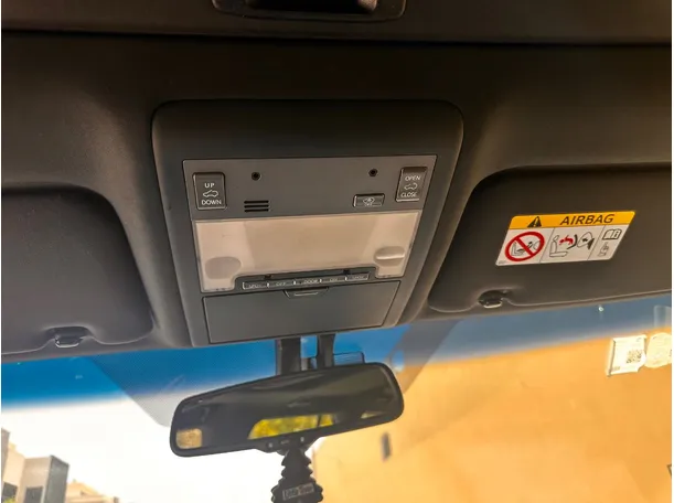Car image 29
