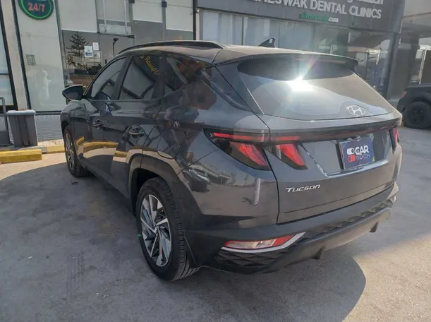 Car image 7