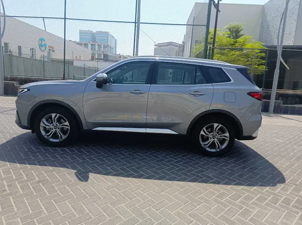 Car image 8