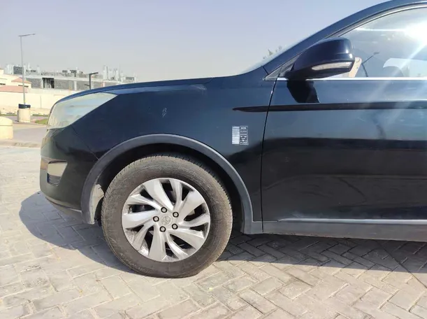 Car image 8