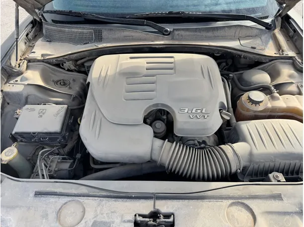 Car image 19