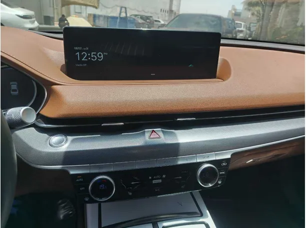 Car image 27
