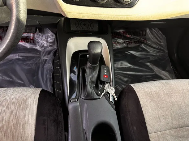 Car image 17