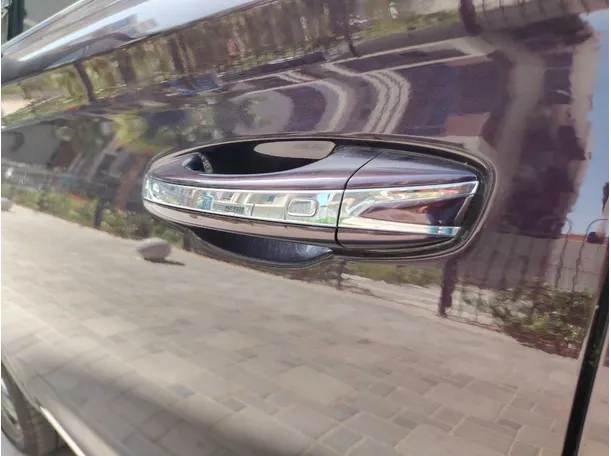 Car image 32