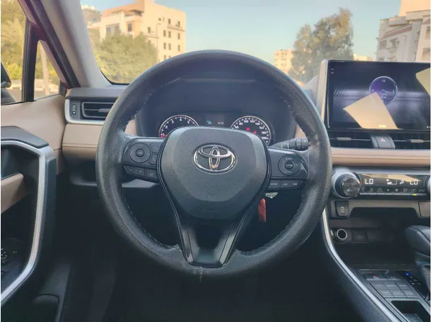Car image 20
