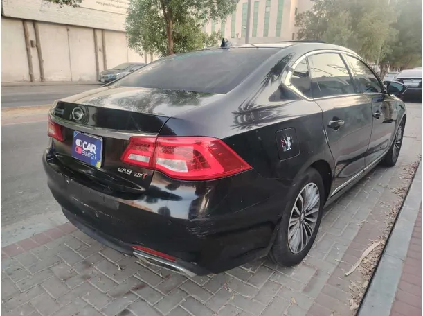Car image 5
