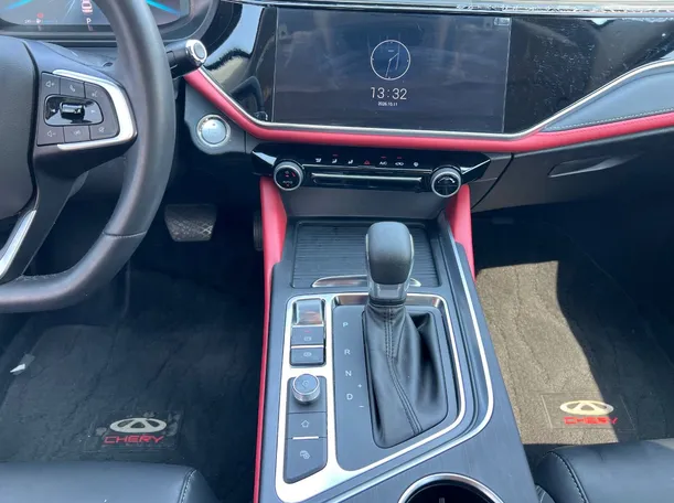 Car image 15