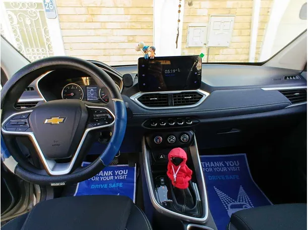 Car image 14