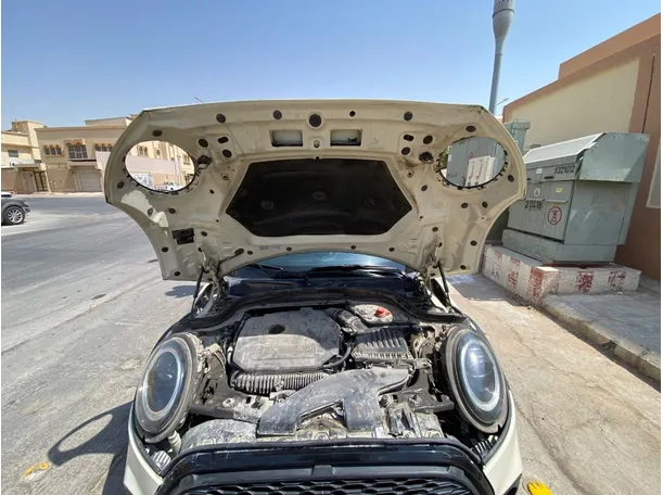 Car image 25