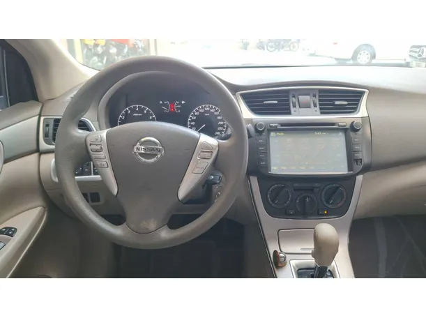 Car image 17
