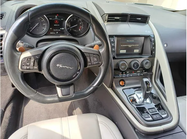 Car image 17