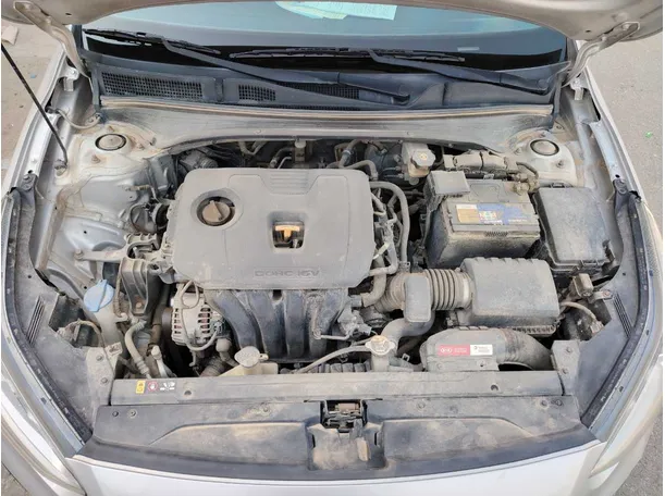 Car image 30