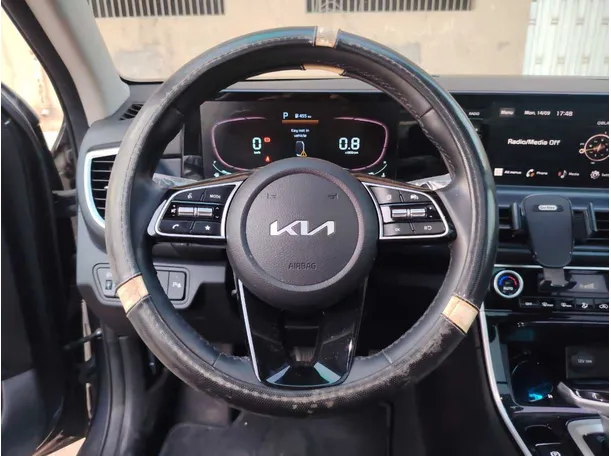 Car image 23