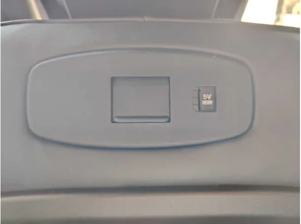 Car image 27