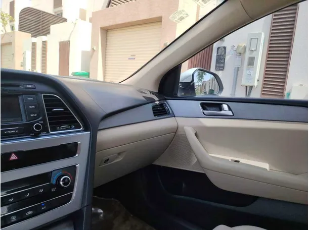 Car image 43