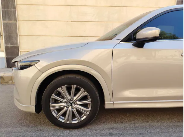 Car image 9
